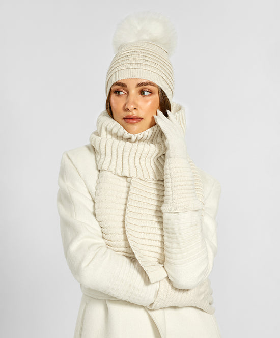 Sentaler Adult Ribbed Gloves crafted in Baby Alpaca wool and in Ivory White. Seen from front close up on female model.