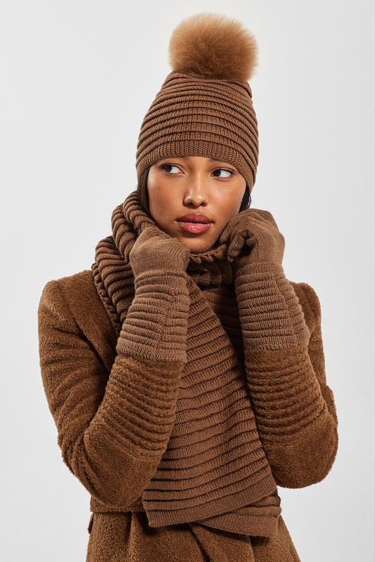 Sentaler Adult Ribbed Accessories featured in Baby Alpaca and available in Caramel. Seen from front on model.